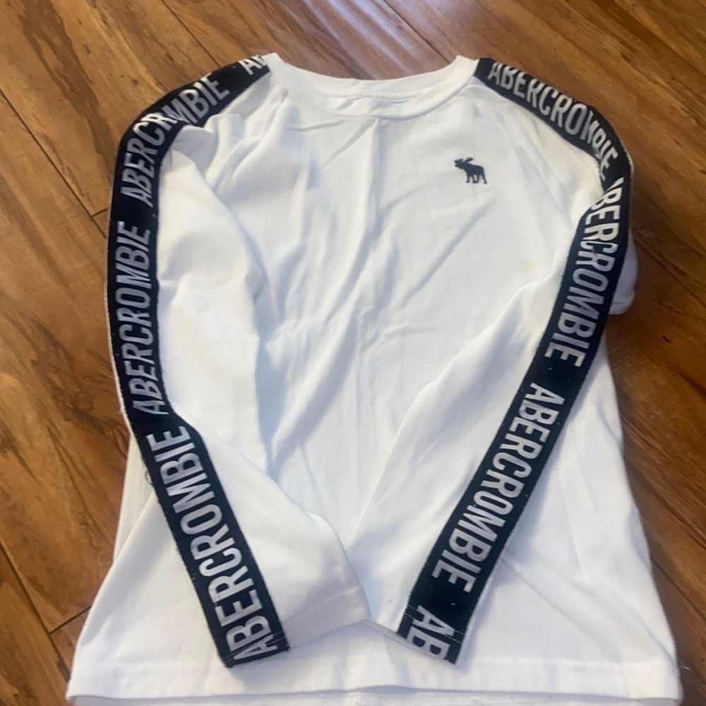Long sleeve t-shirt